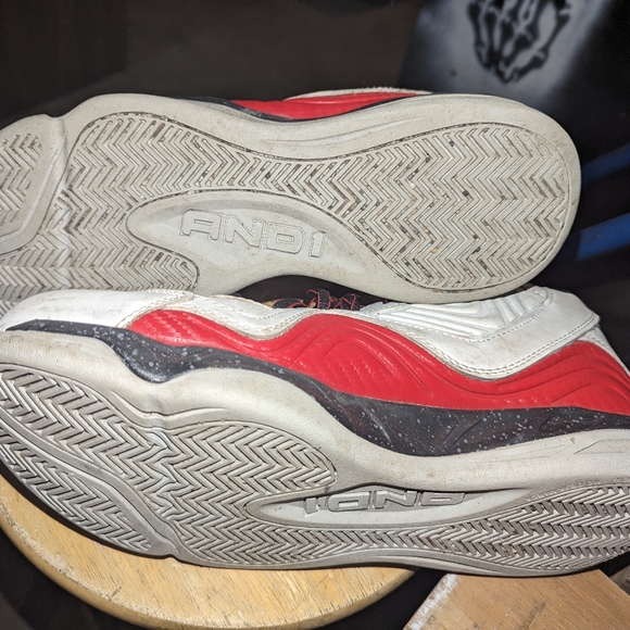 AND1 BASKETBALL MAVERIC SHOES - Picture 4 of 6